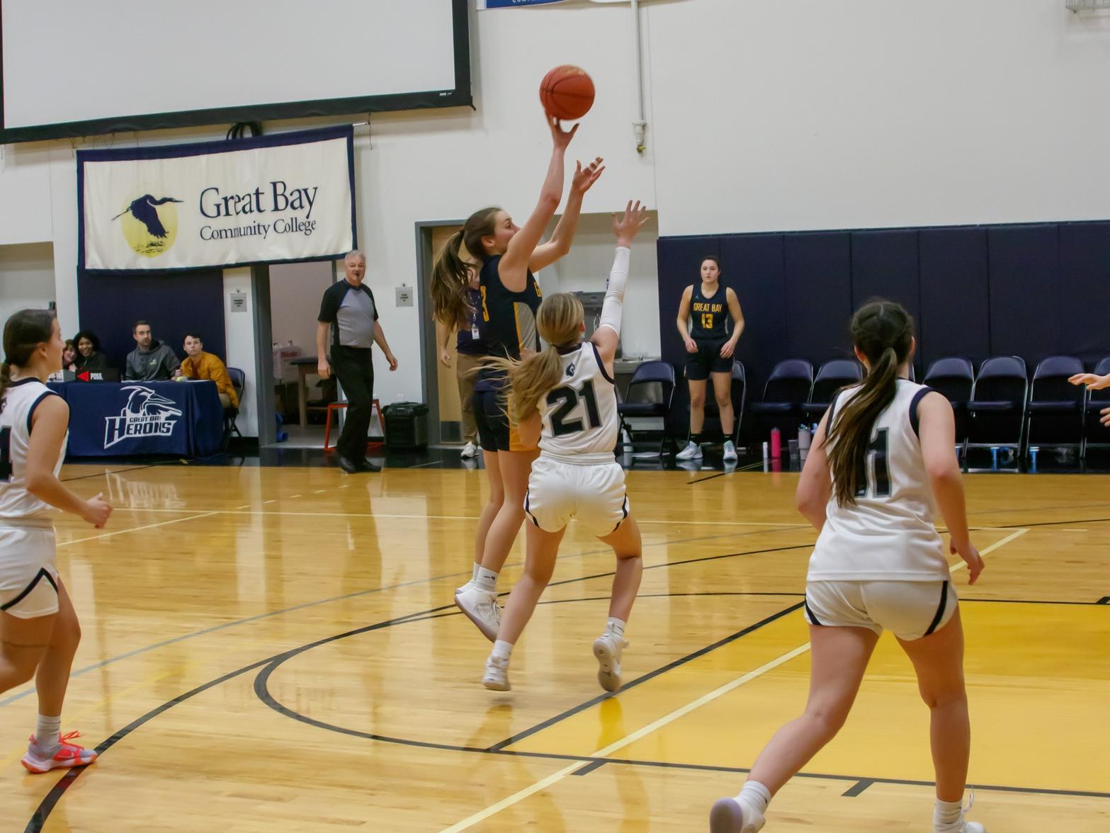 Mary Paradis Hits Buzzer Beater to Secure Thrilling Win for Great Bay CC Herons